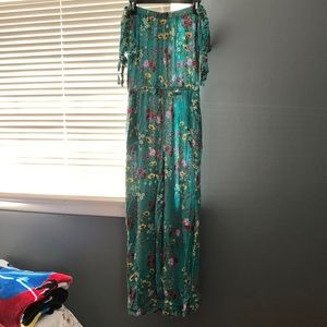 OFF-SHOULDER GREEN FLORAL ROMPER